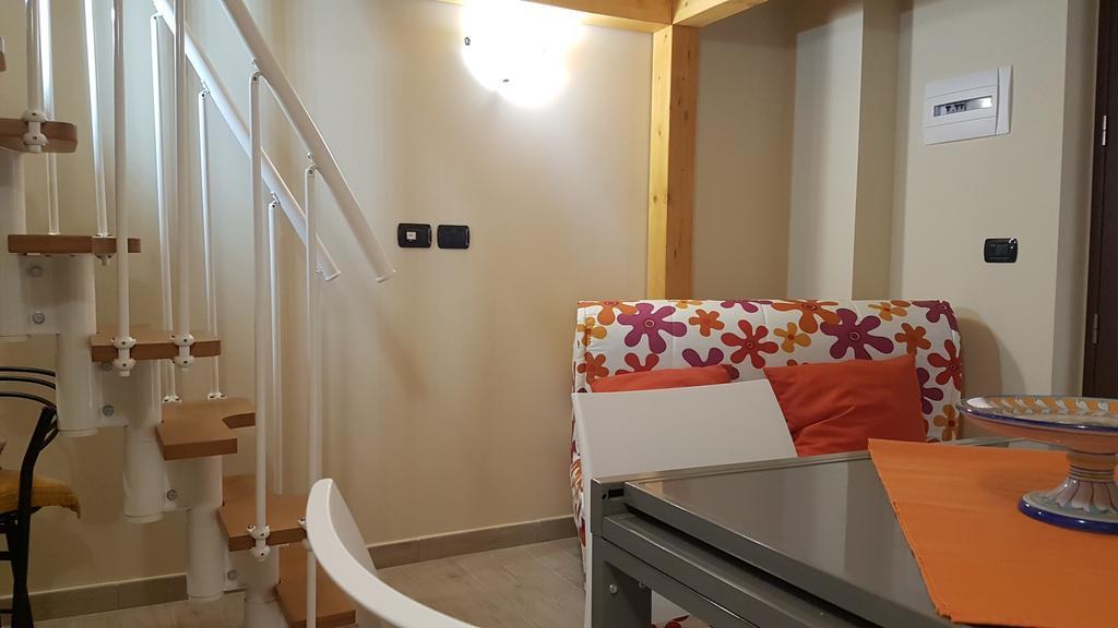 Apartamento Loft Al Vicoletto Sul Mare Letojanni Exterior foto